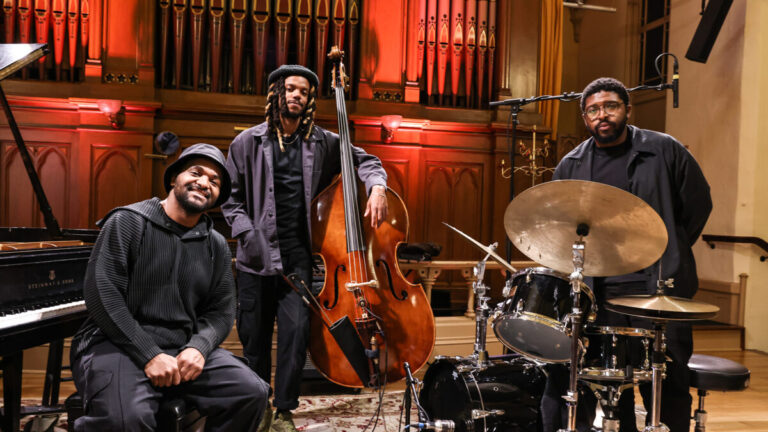 Bild för event - Sullivan Fortner Trio